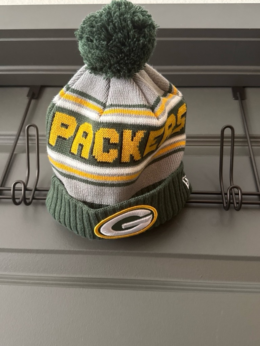 New Era Green Bay Packers NFL Winter Knit Pom Beanie Hat Grey Green Gold